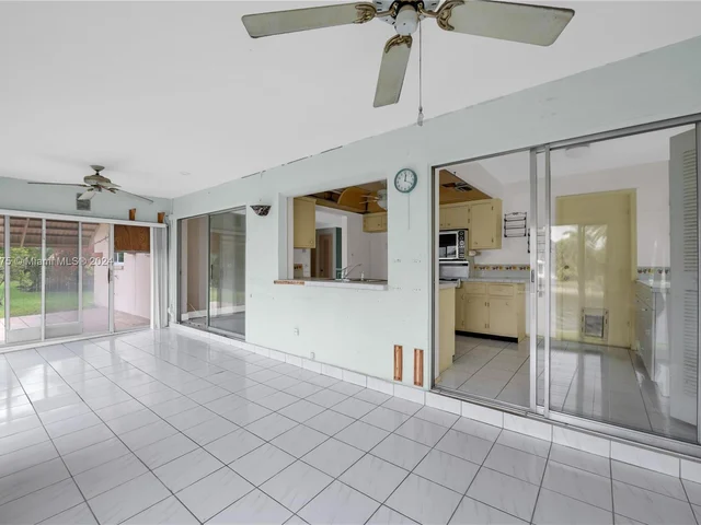 4301 NW 46th St, Tamarac FL 33319