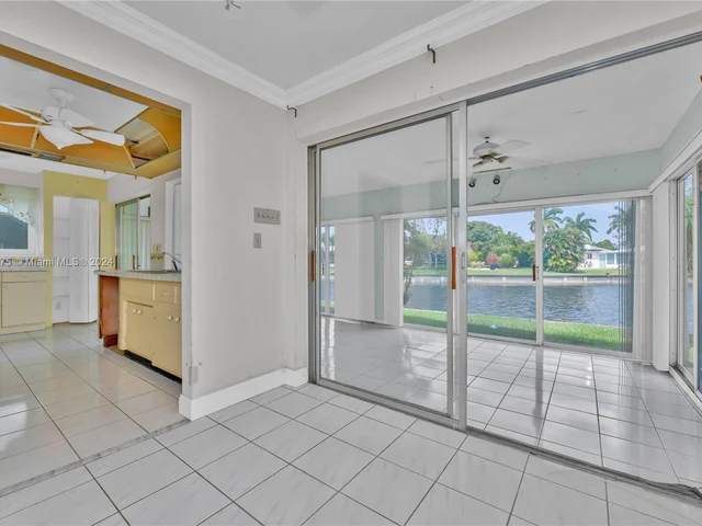 4301 NW 46th St, Tamarac FL 33319