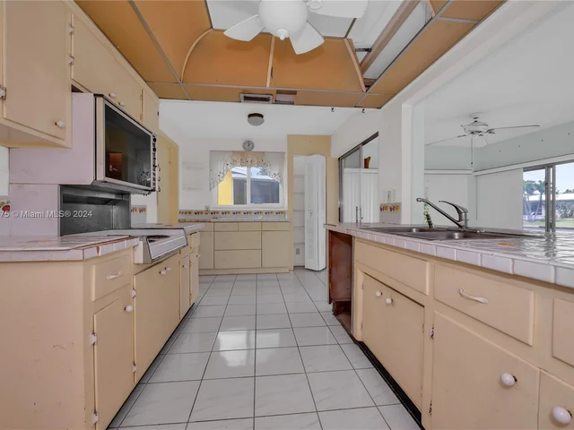 4301 NW 46th St, Tamarac FL 33319