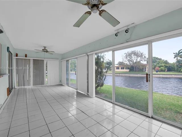 4301 NW 46th St, Tamarac FL 33319