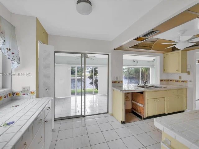 4301 NW 46th St, Tamarac FL 33319