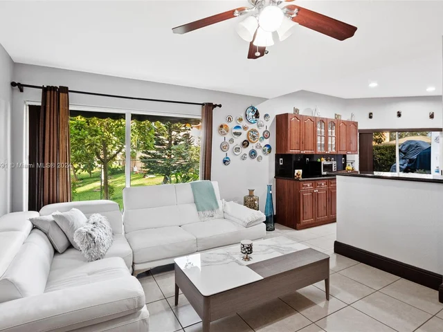 6014 SW 160th Ave, Miami FL 33193