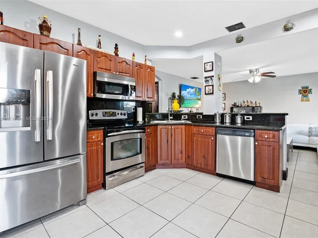 6014 SW 160th Ave, Miami FL 33193