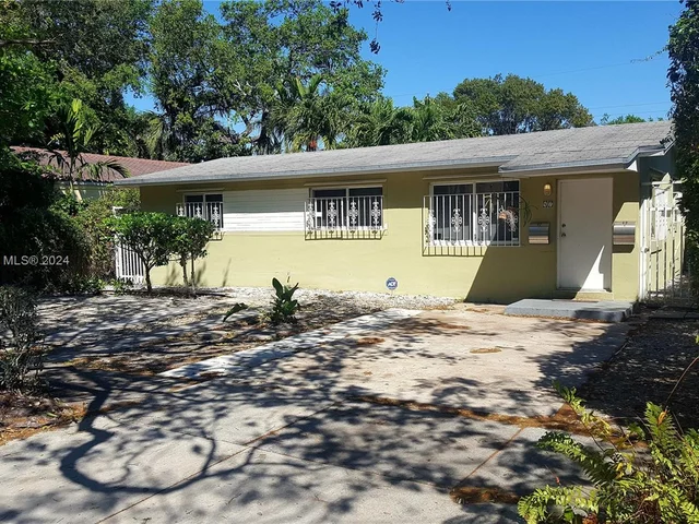 47 NE 44th St, Miami FL 33137