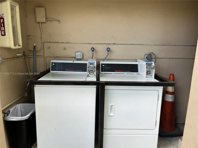 553 SW 5th St # 4, Miami FL 33130