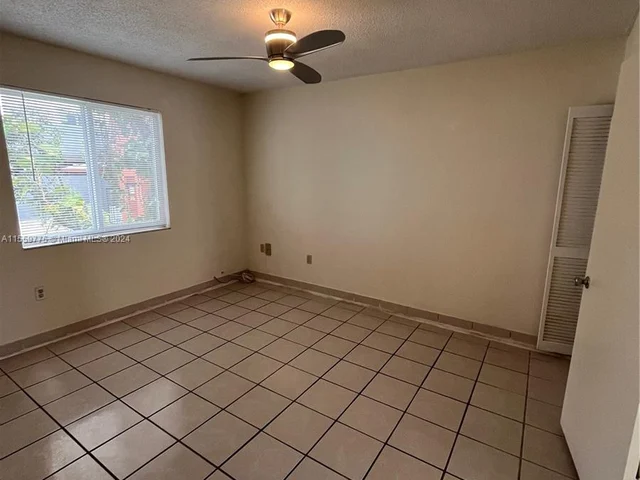 553 SW 5th St # 4, Miami FL 33130