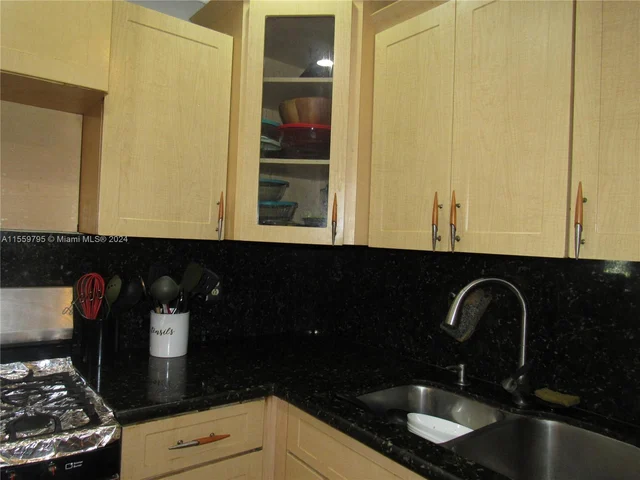 6550 Mckinley St # 0, Hollywood FL 33024