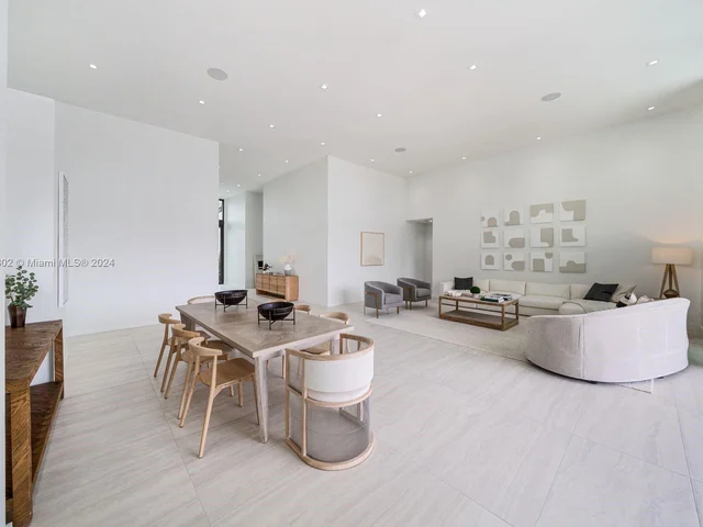 1635 Diplomat Pkwy, Hollywood FL 33019