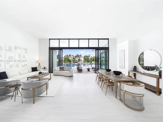 1635 Diplomat Pkwy, Hollywood FL 33019