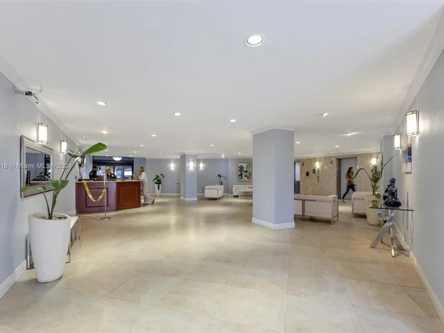 600 Parkview Dr # 726, Hallandale Beach FL 33009