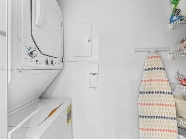 90 Alton Rd # 2305, Miami Beach FL 33139