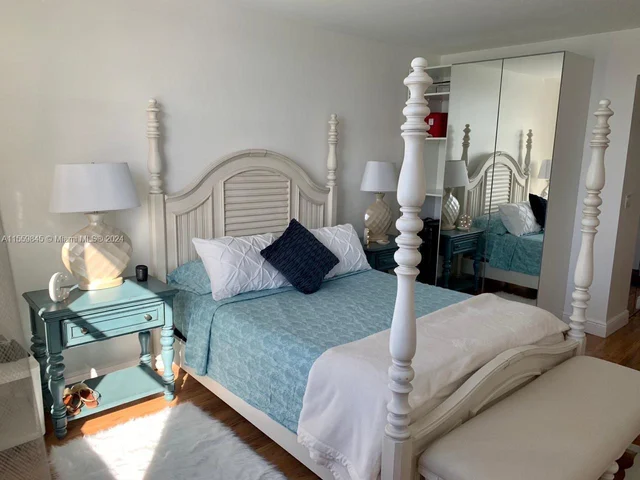 500 Bayview Dr # 1018, Sunny Isles Beach FL 33160