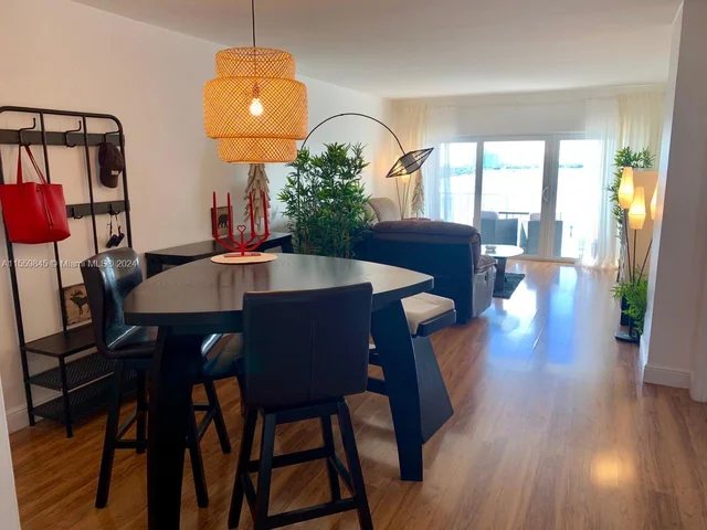 500 Bayview Dr # 1018, Sunny Isles Beach FL 33160