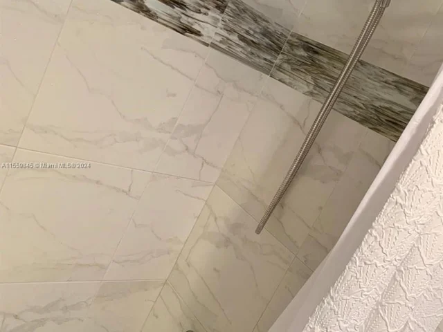 500 Bayview Dr # 1018, Sunny Isles Beach FL 33160