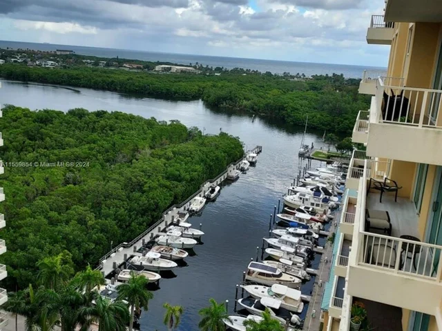 625 Casa Loma Blvd, Boynton Beach FL 33435