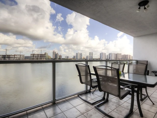 18100 N Bay Rd # 709, Sunny Isles Beach FL 33160
