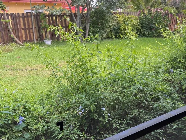 10905 NW 26th Pl, Sunrise FL 33322