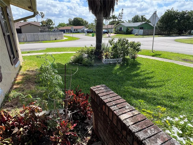 10905 NW 26th Pl, Sunrise FL 33322