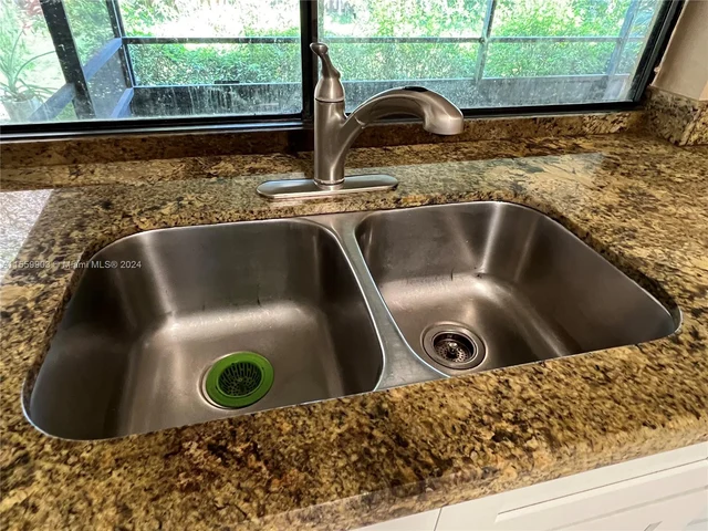 10905 NW 26th Pl, Sunrise FL 33322