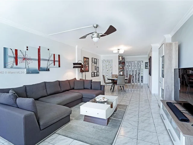 245 18th St # 605, Miami Beach FL 33139