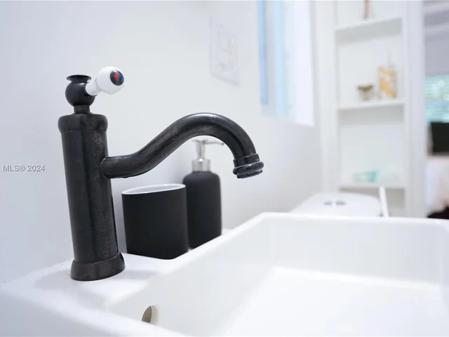 2918 Virginia St Rear, Miami FL 33133