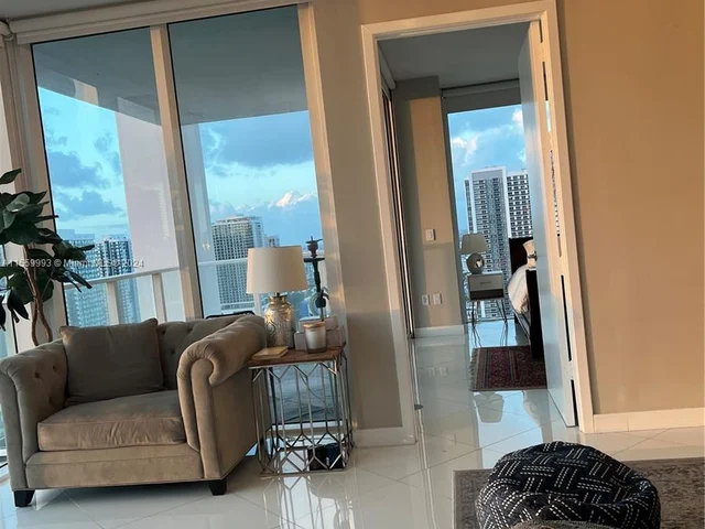 1040 Biscayne Blvd # 2806, Miami FL 33132