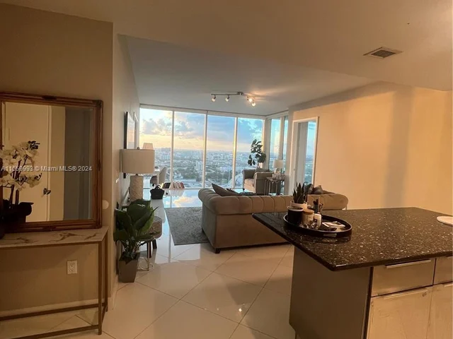 1040 Biscayne Blvd # 2806, Miami FL 33132