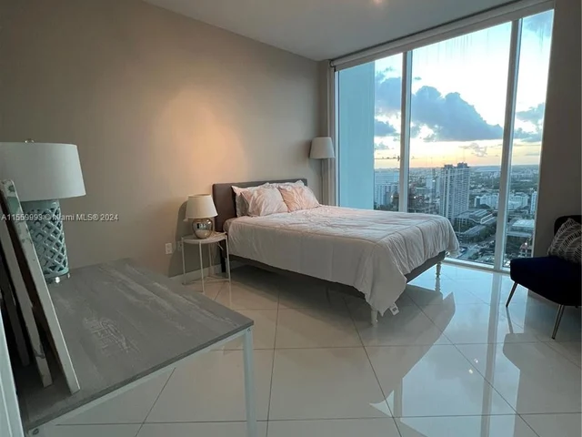 1040 Biscayne Blvd # 2806, Miami FL 33132