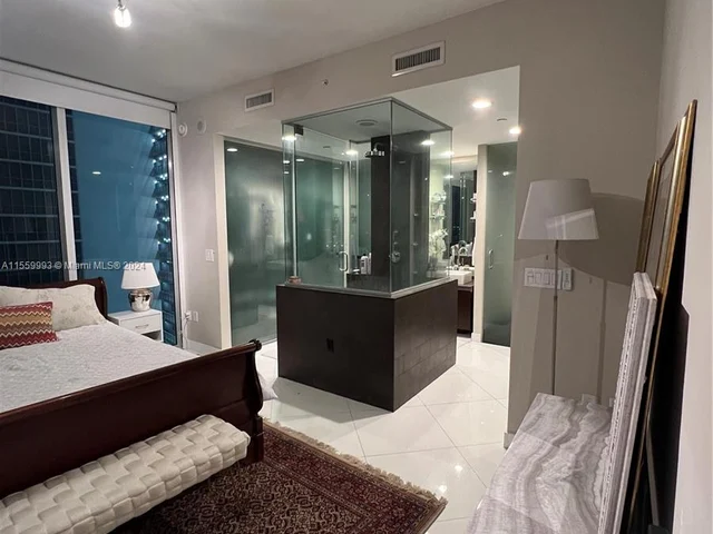 1040 Biscayne Blvd # 2806, Miami FL 33132