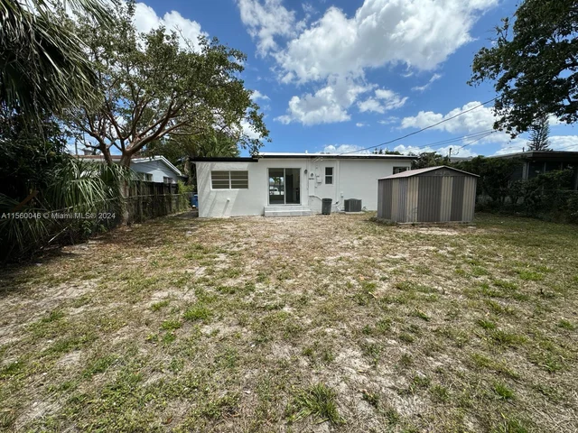 5241 NE 2nd Ter, Oakland Park FL 33334