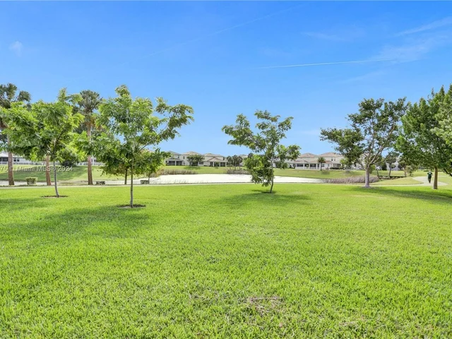 1100 Hillcrest Ct # 309, Hollywood FL 33021