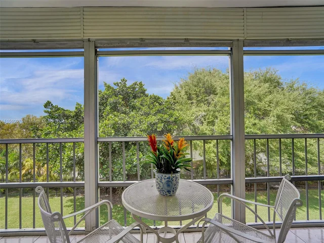 1100 Hillcrest Ct # 309, Hollywood FL 33021