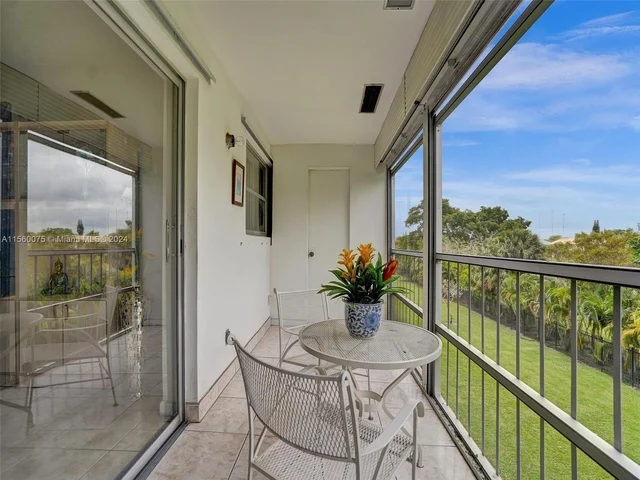 1100 Hillcrest Ct # 309, Hollywood FL 33021