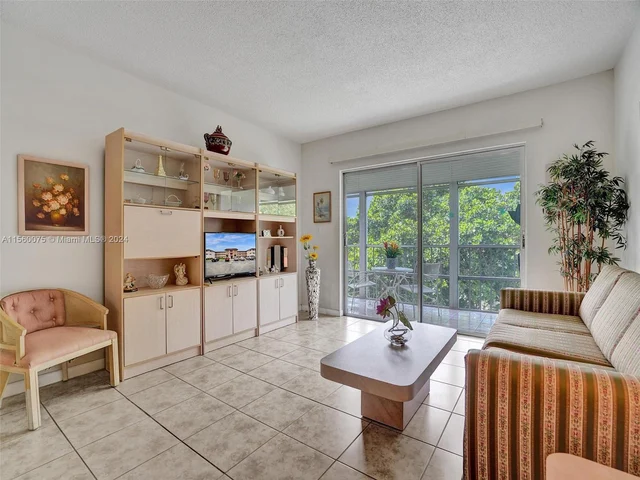 1100 Hillcrest Ct # 309, Hollywood FL 33021