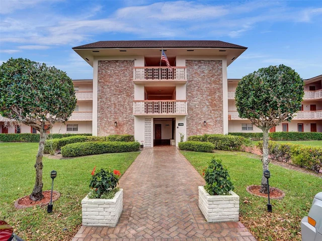 1100 Hillcrest Ct # 309, Hollywood FL 33021