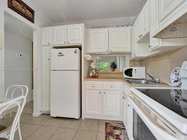 1100 Hillcrest Ct # 309, Hollywood FL 33021