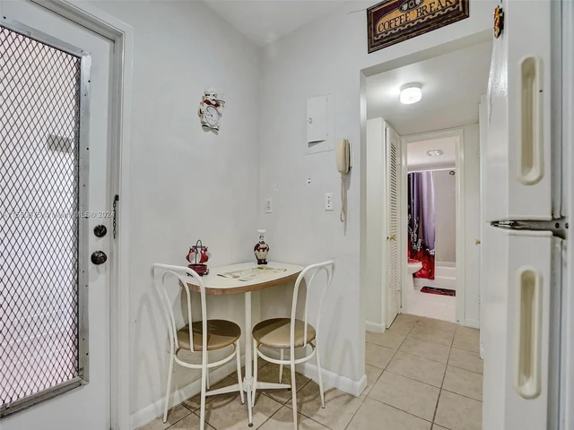 1100 Hillcrest Ct # 309, Hollywood FL 33021