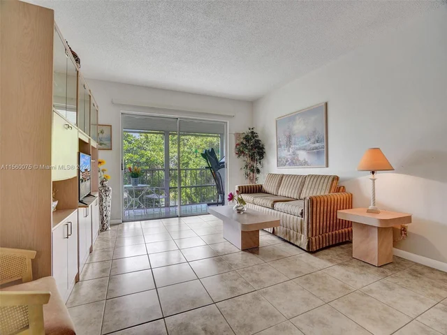 1100 Hillcrest Ct # 309, Hollywood FL 33021