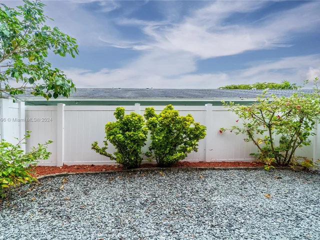 5327 SW 40th Ave, Dania Beach FL 33314