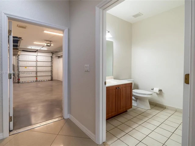 5327 SW 40th Ave, Dania Beach FL 33314