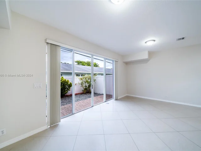 5327 SW 40th Ave, Dania Beach FL 33314