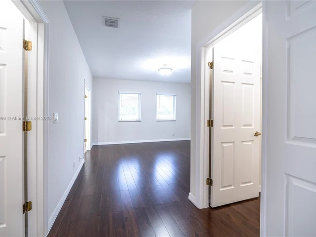 5327 SW 40th Ave, Dania Beach FL 33314