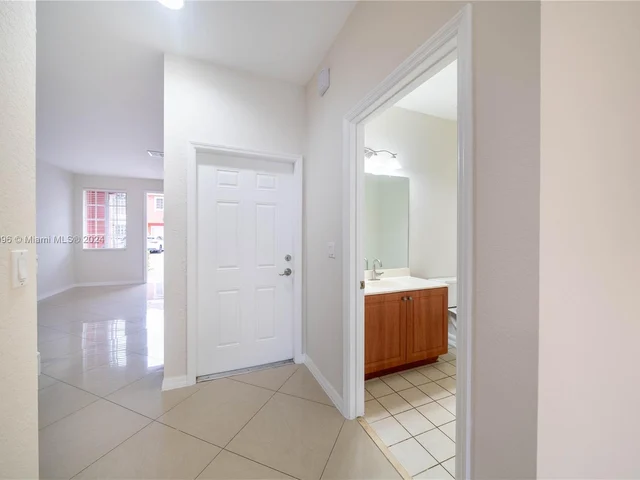 5327 SW 40th Ave, Dania Beach FL 33314