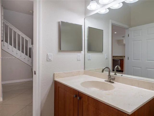 5327 SW 40th Ave, Dania Beach FL 33314