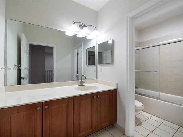 5327 SW 40th Ave, Dania Beach FL 33314