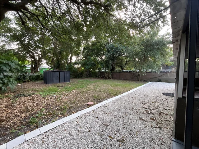 288 NW 47th St, Miami FL 33127