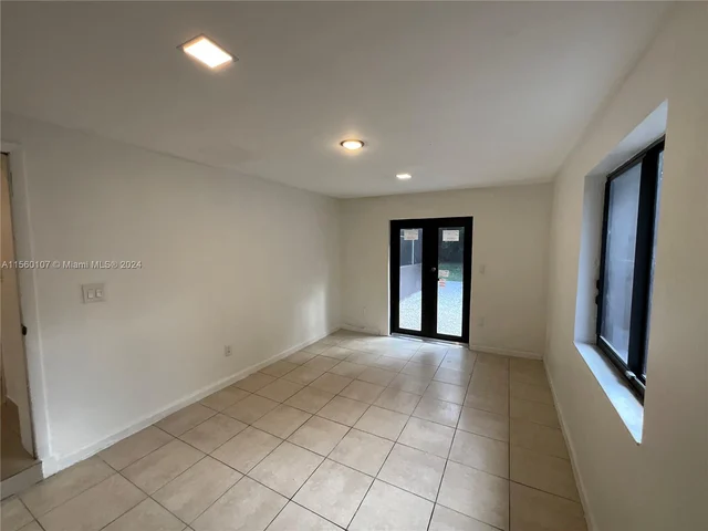 288 NW 47th St, Miami FL 33127