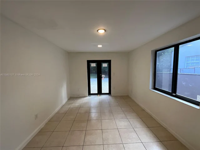 288 NW 47th St, Miami FL 33127