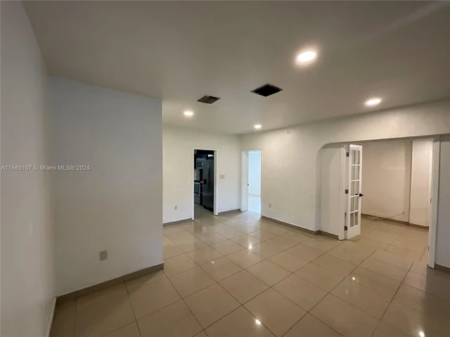 288 NW 47th St, Miami FL 33127