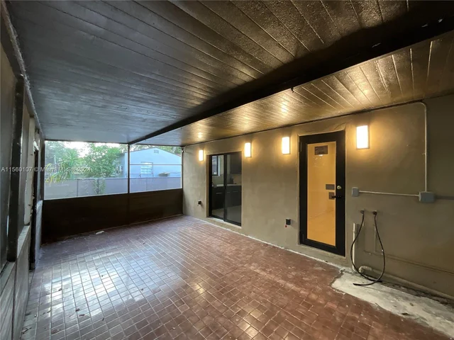 288 NW 47th St, Miami FL 33127